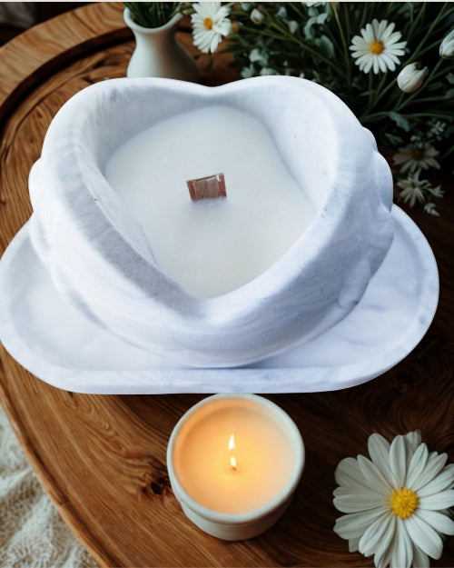 Bougie parfumée artisanale ,pot minéral en forme de cœur ,parfaite pour créer une ambiance chaleureuse