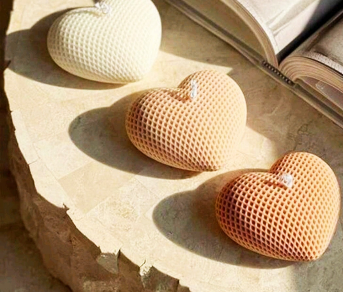 Bougies décoratives en forme de cœur texturé