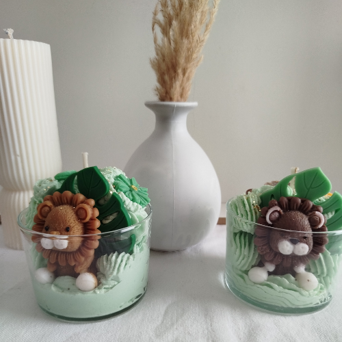 Bougie parfumée décorée sur le thème de la savane 