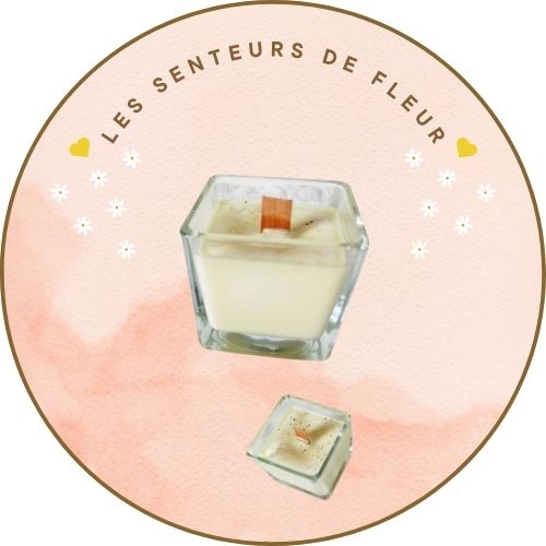 Bougie artisanale dans un verre cube avec une mèche en bois
