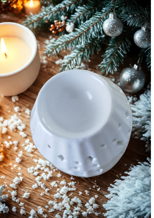 Brûleur Céramique en Forme de Sapin avec finition brillante, idéal pour les fêtes de Noël"